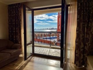 Luxurious 2 BR Appt at the Black Sea Coast - 2