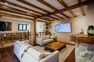 Newly Built 5 BDRM Cozy Chalet in Sierra Nevada - 9