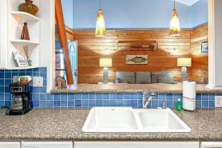 Neptunes Palace B-2 - 4