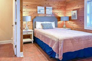 Neptunes Palace B-2 - 3