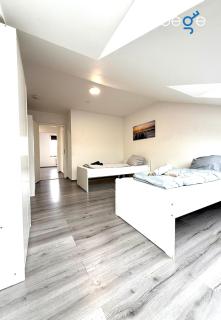BEGE APARTMENTS WorkSpace - 9