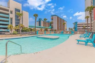 WR222 Great condo across from the beach pool - 0
