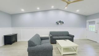 Bright 2BR 2BA retreat minutes from the ocean B - 4