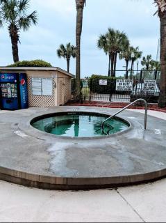 Great Ocean Front Condo in Heart of Myrtle Bech - 9