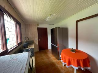 Residência veraneio, sozinha no pátio - 9