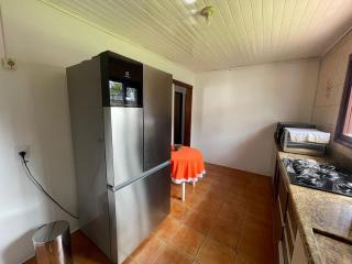 Residência veraneio, sozinha no pátio - 4