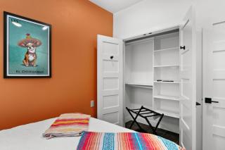 Luxury Pearl Townhome- Steps from Pearl and Riverwalk- Casa B - 2