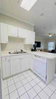 Cozy 1BR Condo with Pool Access Sleeps 4 - 3
