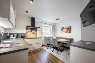 Pivan Apartments - 9