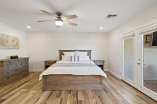 4BR Casita with Pool and Outdoor Big Screen - 5