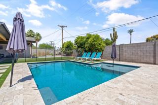 4BR Casita with Pool and Outdoor Big Screen - 1