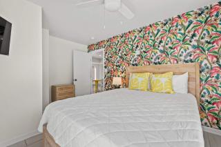 Ground Level 2bedroom Apartment near beach - 1