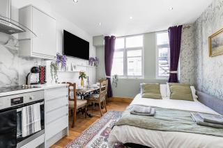 Prime Covent Garden - Modern 2 Bedrooms - 3 Bath - 2