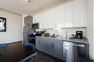 2BR City Loft Amazing Glass Views - 8
