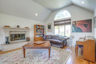 Mtn Views and Hot Tub 4,300-Sq-Ft Oakland Retreat - 5