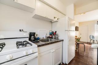 Cozy 1BR Apt Steps from Calle 8 & Mins to Brickell - 2