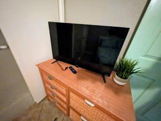 2 Minute Walk to Beach & Downtown! - 7