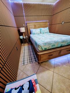 2 Minute Walk to Beach & Downtown! - 9