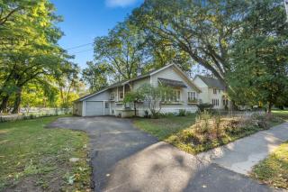 Charming Saugatuck Getaway by Lake & Shops - 5