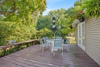 Historic Saugatuck -Walk to Lake Shops and Dining - 6