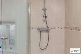 Rocester Rest close to Alton Towers & JCB, Netflix - 2