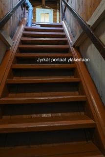 Viihtyisä yläkerran huoneisto - 2