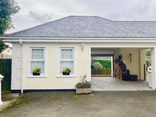 1 Bed Flat - Sleeps 2 - Pets - Parking - Garden - 1