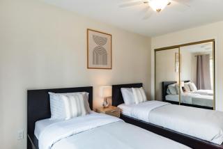 2 Bedroom Apartment next to Convention Center! - 1