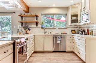 Gorgeous San Marco Home with Patio and Grill! - 2