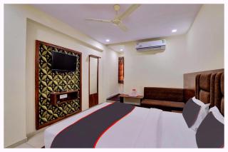 Hotel Moonlight Palace Near Patia Railway Station-Fully Air Conditioning Hotel - Luxury & Spacious Room -A Premium Hotel - 3