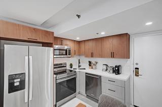 Modern 4BR with Ocean Views Pools and Direct Beach Access 717 - 1