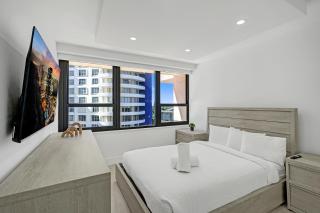 Modern 4BR with Ocean Views Pools and Direct Beach Access 717 - 3