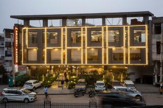 Hotel Park Tree Near Delhi Airport With Free Airport Pic Up Or Drop - 0