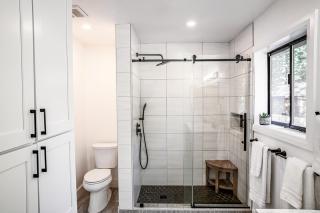 Mammoth Lakes Ski Getaway - 1