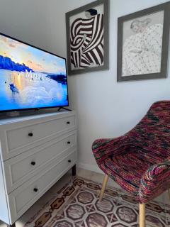 2-Bedroom Very Central House Near Valletta 'Yellow' - Perfect for Discovering Malta - Bus Stops Outside & Adjoining Cafeteria - 1