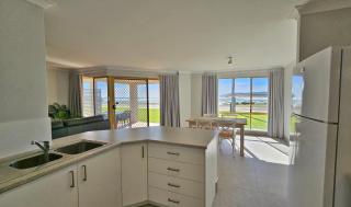 Pelican Shore Villa 3- Kalbarri, WA - 8