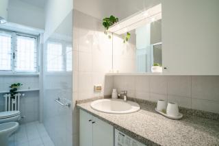 Duomo 10 minutes away Spacious 5 pax balcony wifi AC - 9