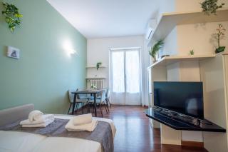 Duomo 10 minutes away Spacious 5 pax balcony wifi AC - 6