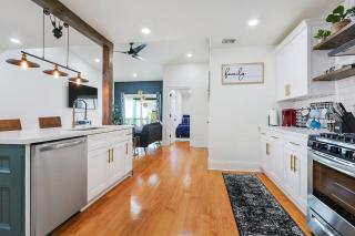 Modern Mid-City Home Free Parking - 3