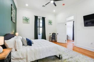 Modern Mid-City Home Free Parking - 2