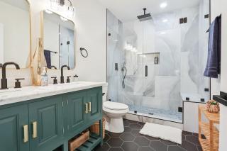 Modern Mid-City Home Free Parking - 6