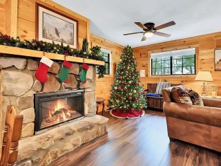 The Eagle's Nest Mountain Cabin Gatlinburg - 5