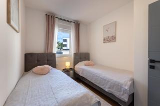 Apartments with parking space Podstrana, Split - 24380 - 5