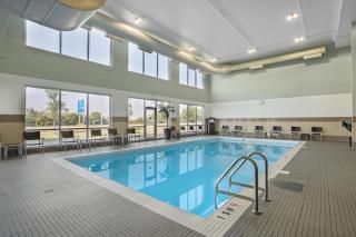 Best Western Plus Airport Inn & Suites - 2