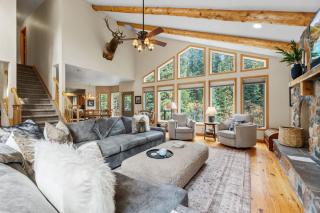 Creekside Retreat Hot Tub + Game Room - 4