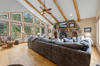 Creekside Retreat Hot Tub + Game Room - 5