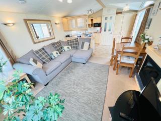 2 Bedroom Caravan FB5, Fairway, Sandown, Isle of Wight, Free Wifi - 3