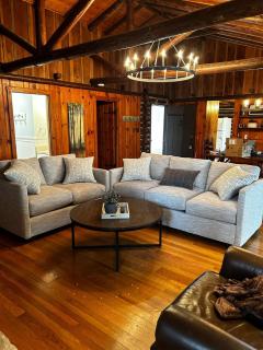Blue Fish Cabin – Your Lakeside Getaway Awaits - 4