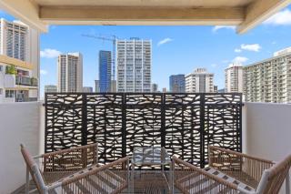 Waikiki 2BR Condo Near Beach & Dining - 5