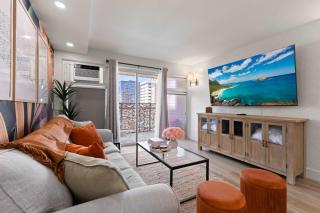 Waikiki 2BR Condo Near Beach & Dining - 3
